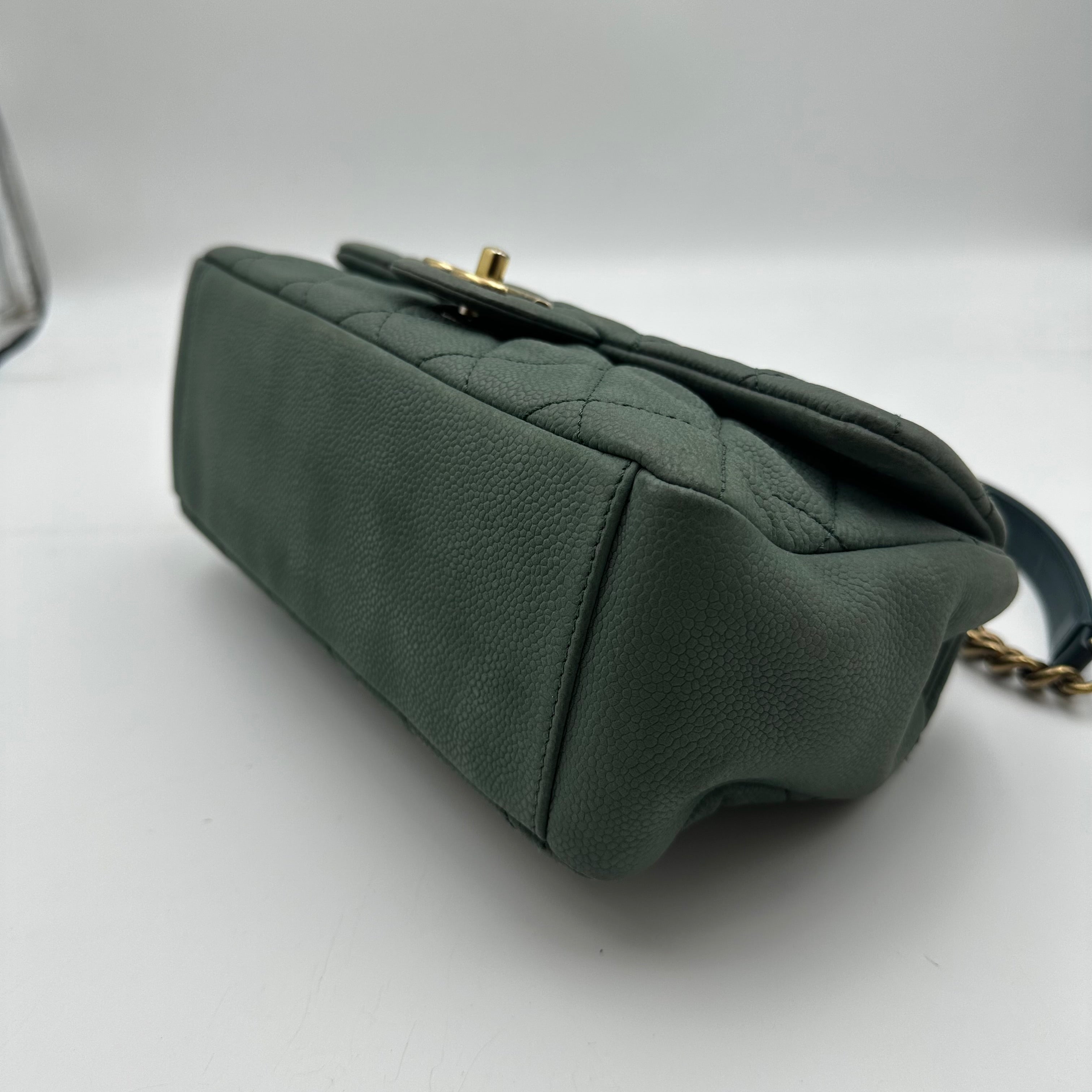 Chanel Green Caviar Shoulder Handbag with Slant Closure