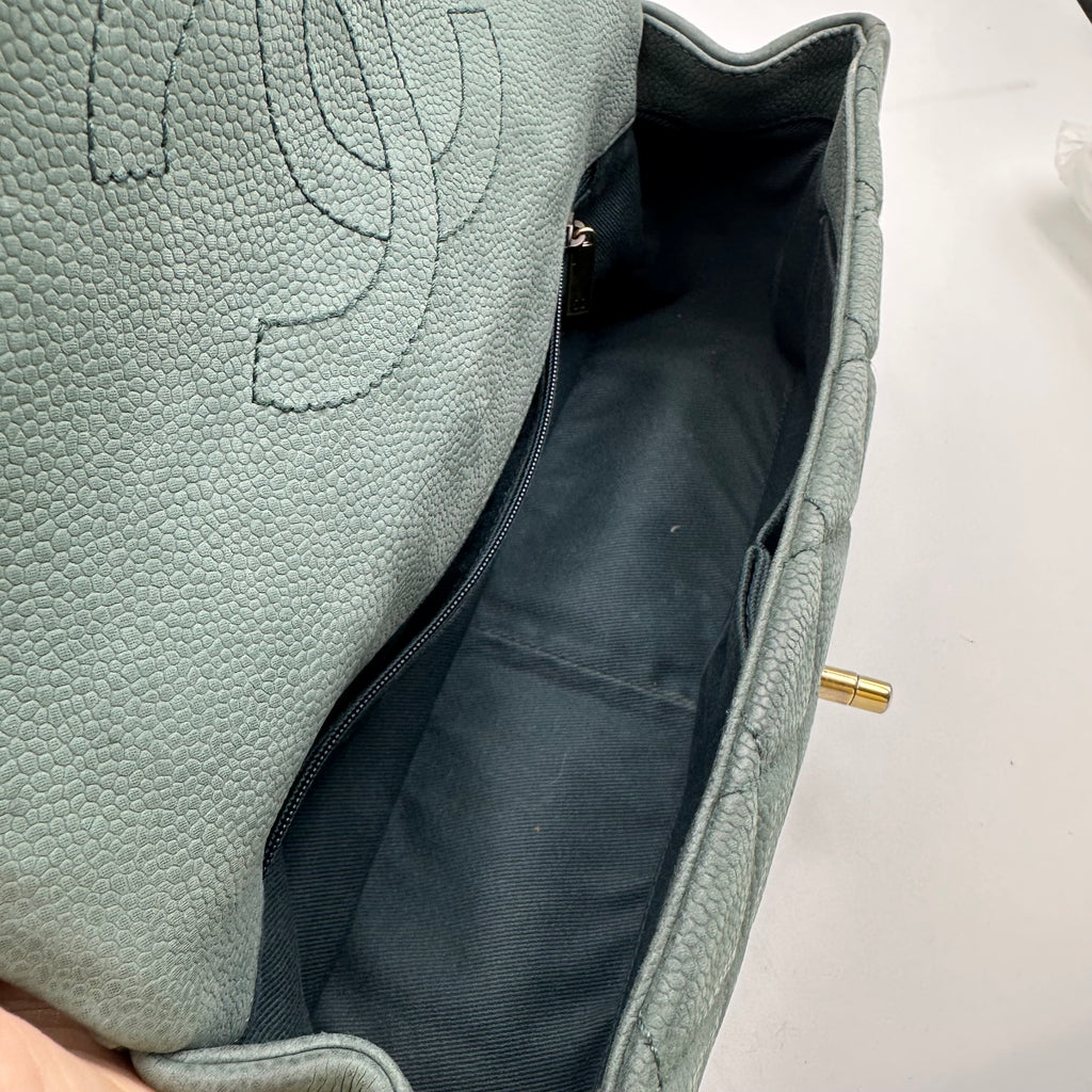 Chanel Green Caviar Shoulder Handbag with Slant Closure