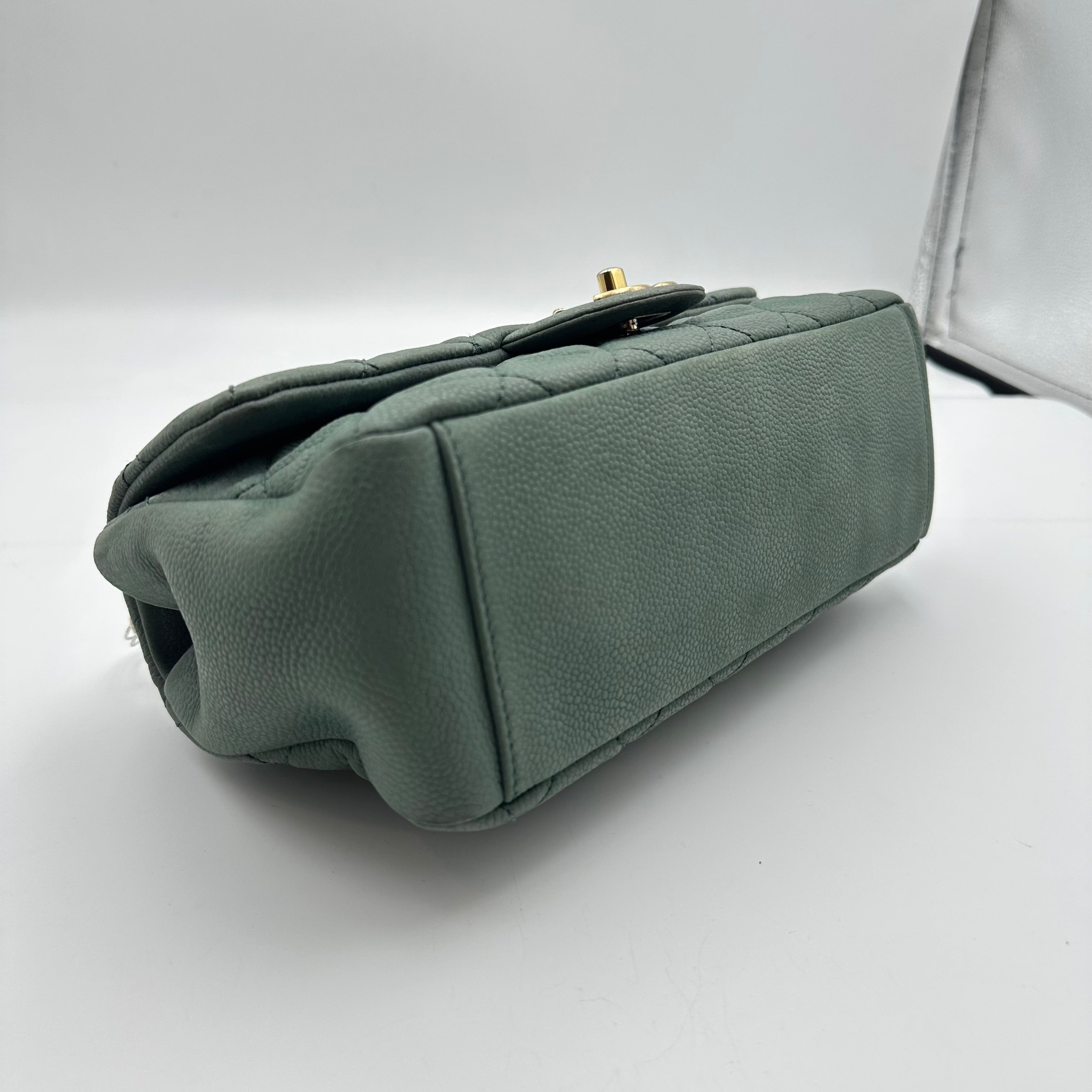 Chanel Green Caviar Shoulder Handbag with Slant Closure