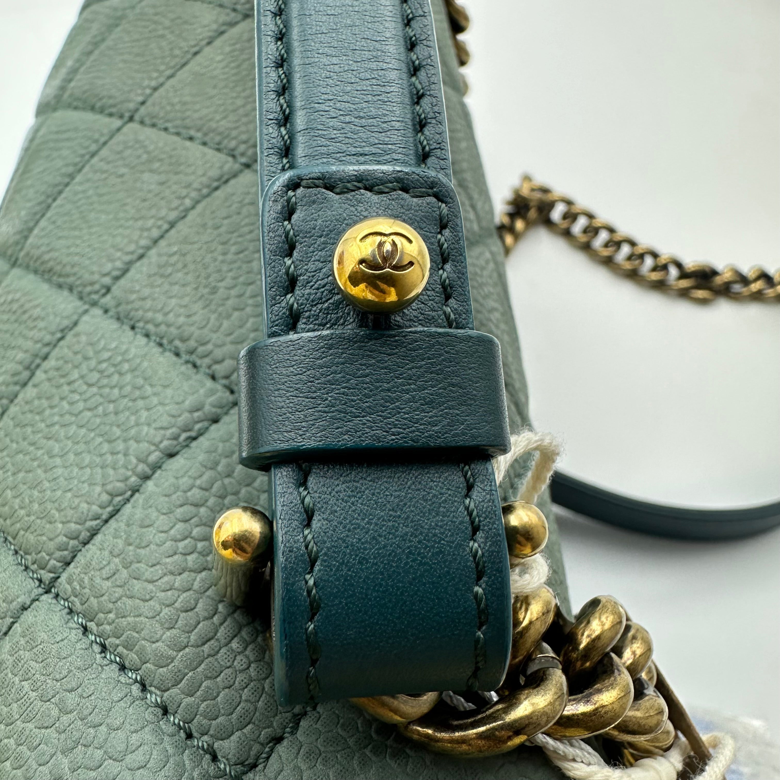 Chanel Green Caviar Shoulder Handbag with Slant Closure