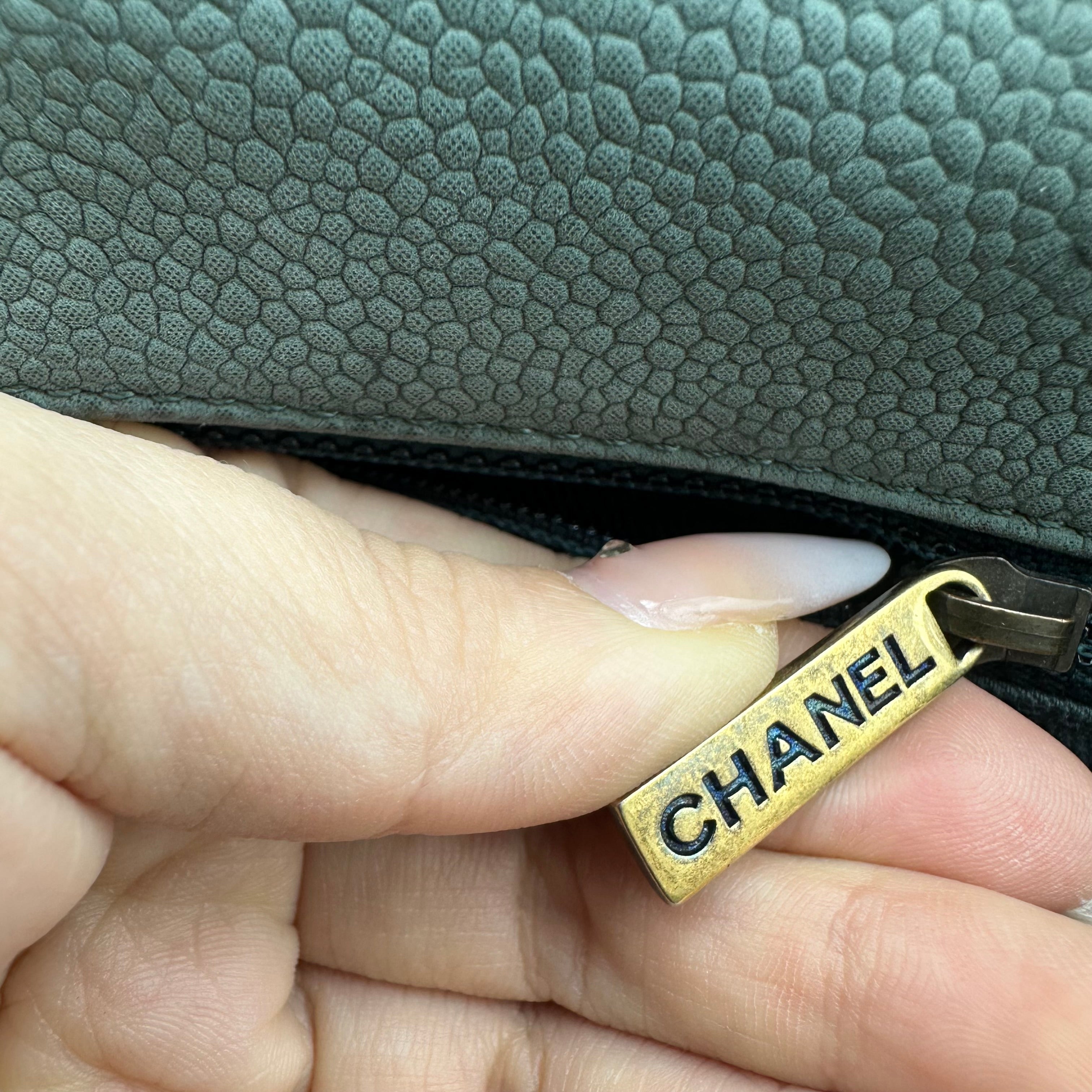 Chanel Green Caviar Shoulder Handbag with Slant Closure