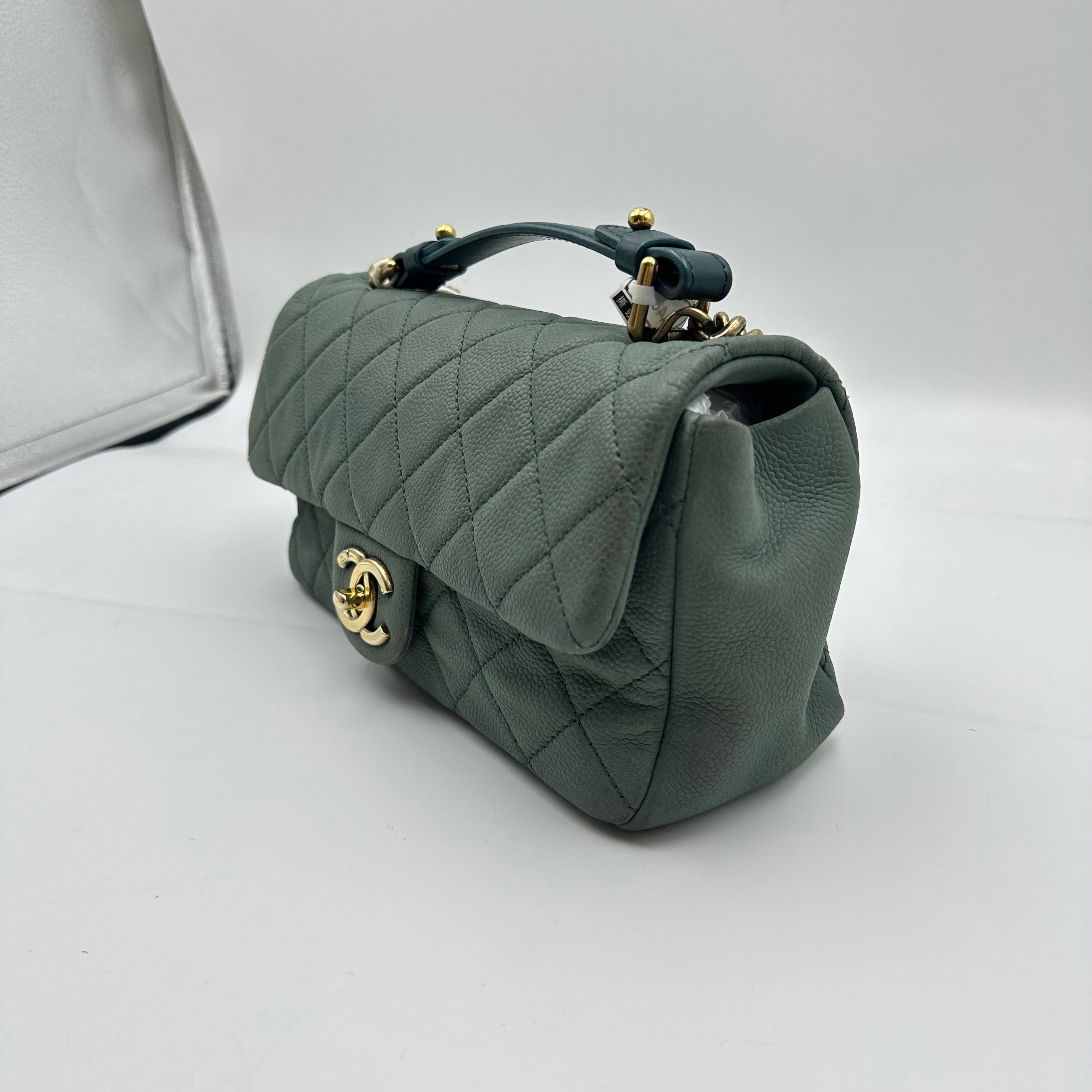 Chanel Green Caviar Shoulder Handbag with Slant Closure