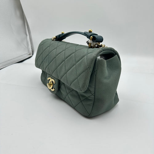 Chanel Green Caviar Shoulder Handbag with Slant Closure